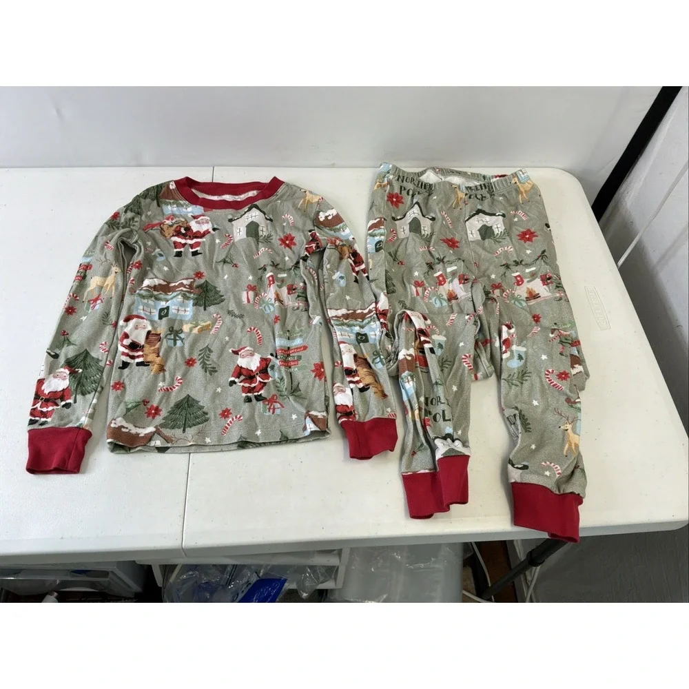 Pottery Barn kids Christmas Santa Flannel 2-pc Pajamas Set Sz-8